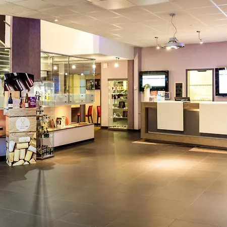 Mercure Strasbourg Aeroport Hotel 4*